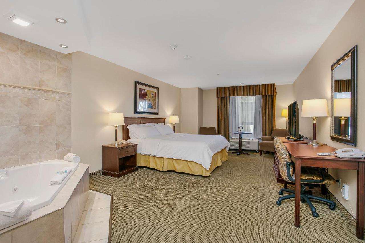 Holiday Inn Express Hotel & Suites - Slave Lake By Ihg Екстер'єр фото