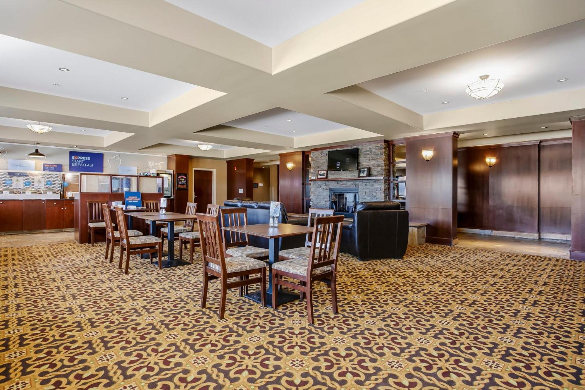 Holiday Inn Express Hotel & Suites - Slave Lake By Ihg Екстер'єр фото