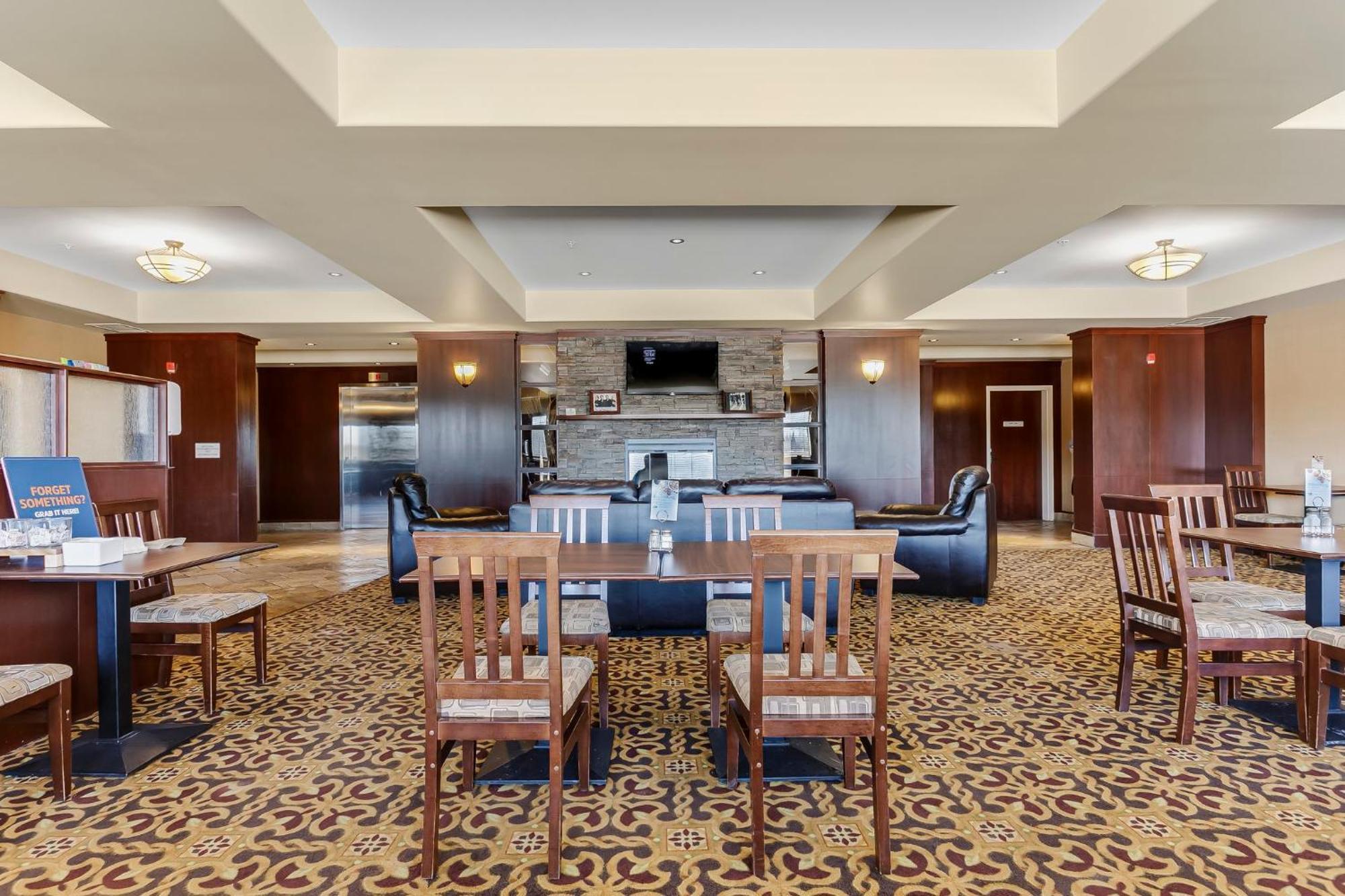 Holiday Inn Express Hotel & Suites - Slave Lake By Ihg Екстер'єр фото