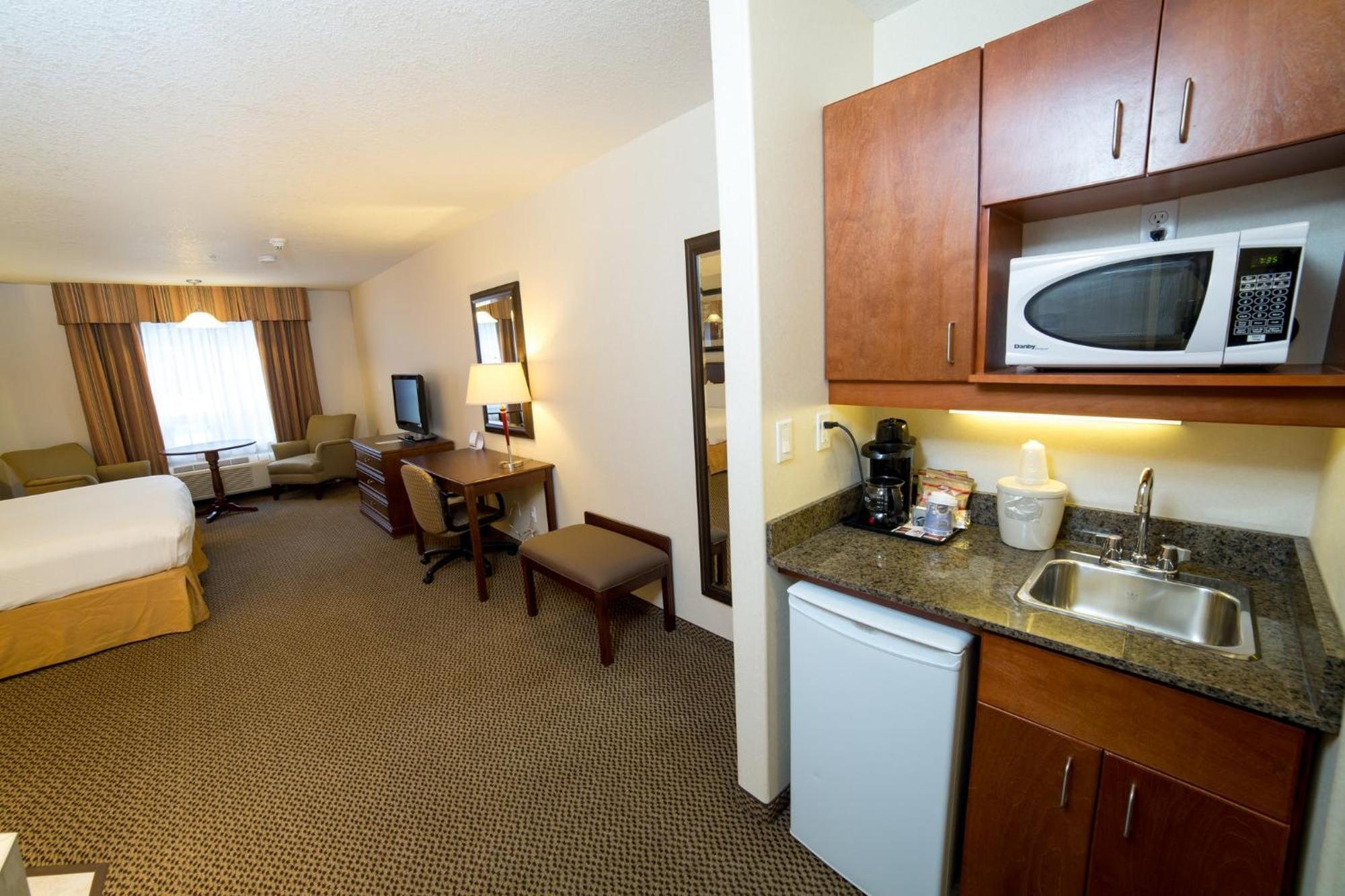 Holiday Inn Express Hotel & Suites - Slave Lake By Ihg Екстер'єр фото