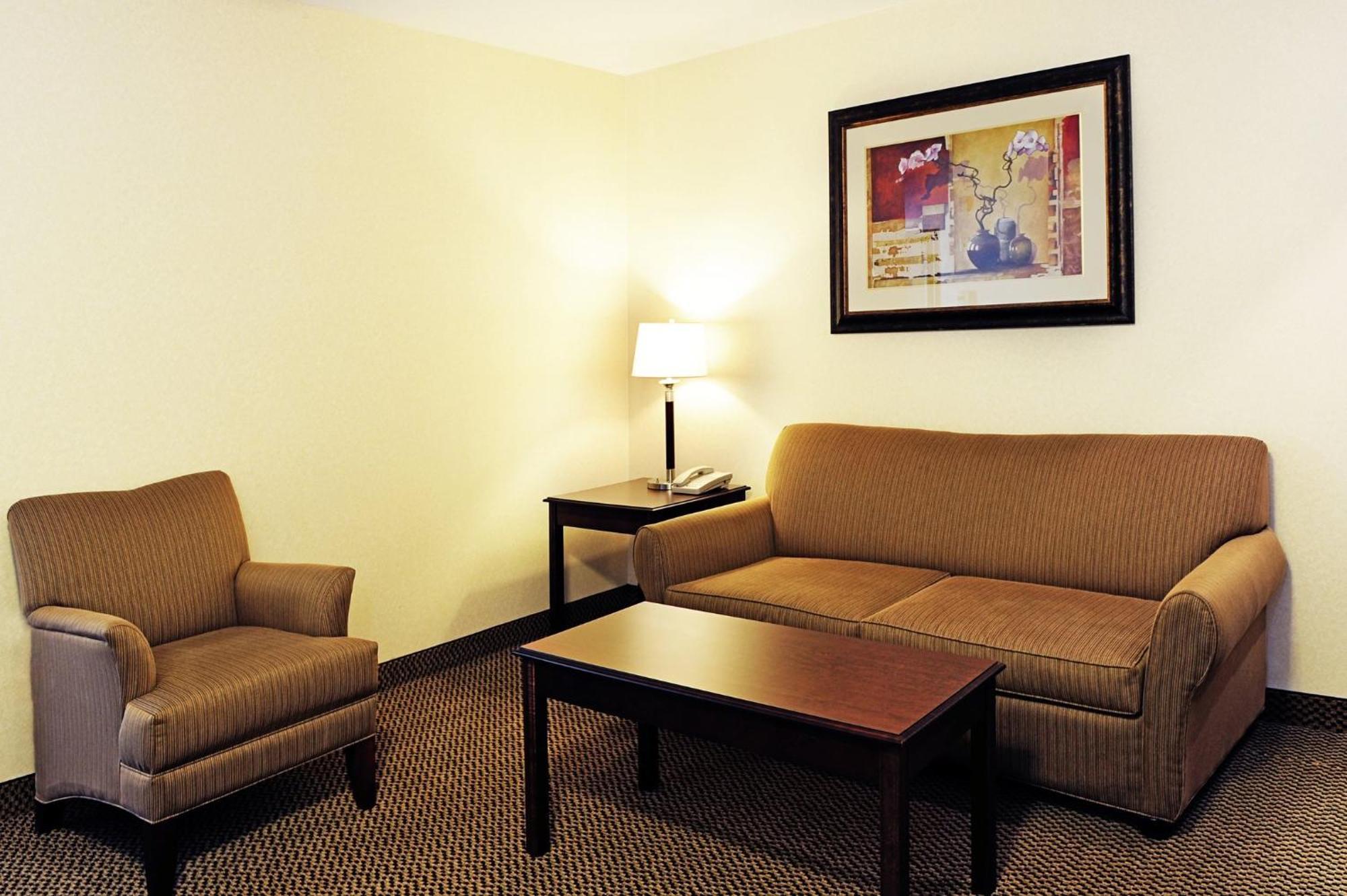 Holiday Inn Express Hotel & Suites - Slave Lake By Ihg Екстер'єр фото