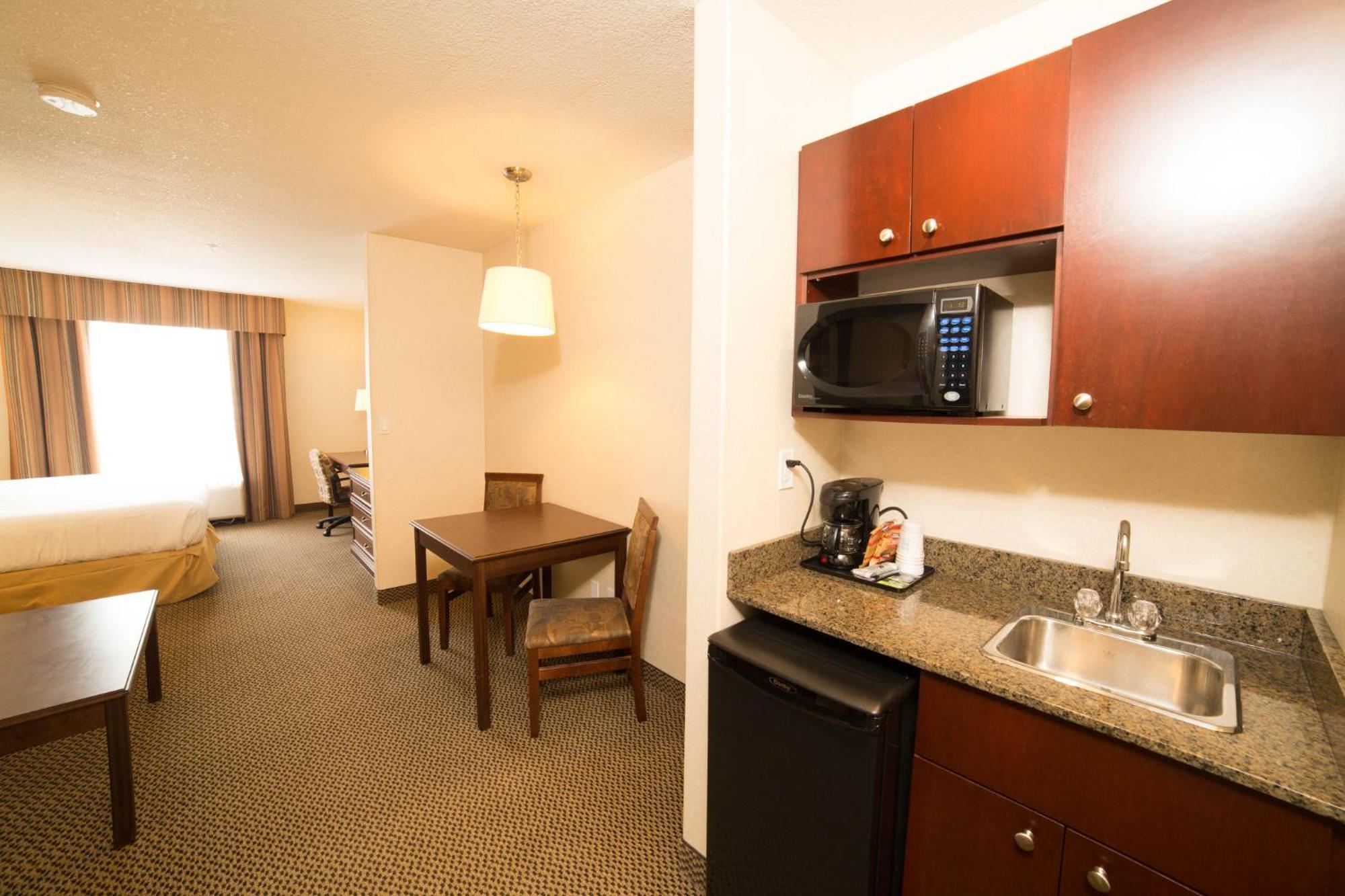 Holiday Inn Express Hotel & Suites - Slave Lake By Ihg Екстер'єр фото