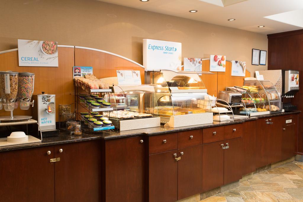 Holiday Inn Express Hotel & Suites - Slave Lake By Ihg Екстер'єр фото